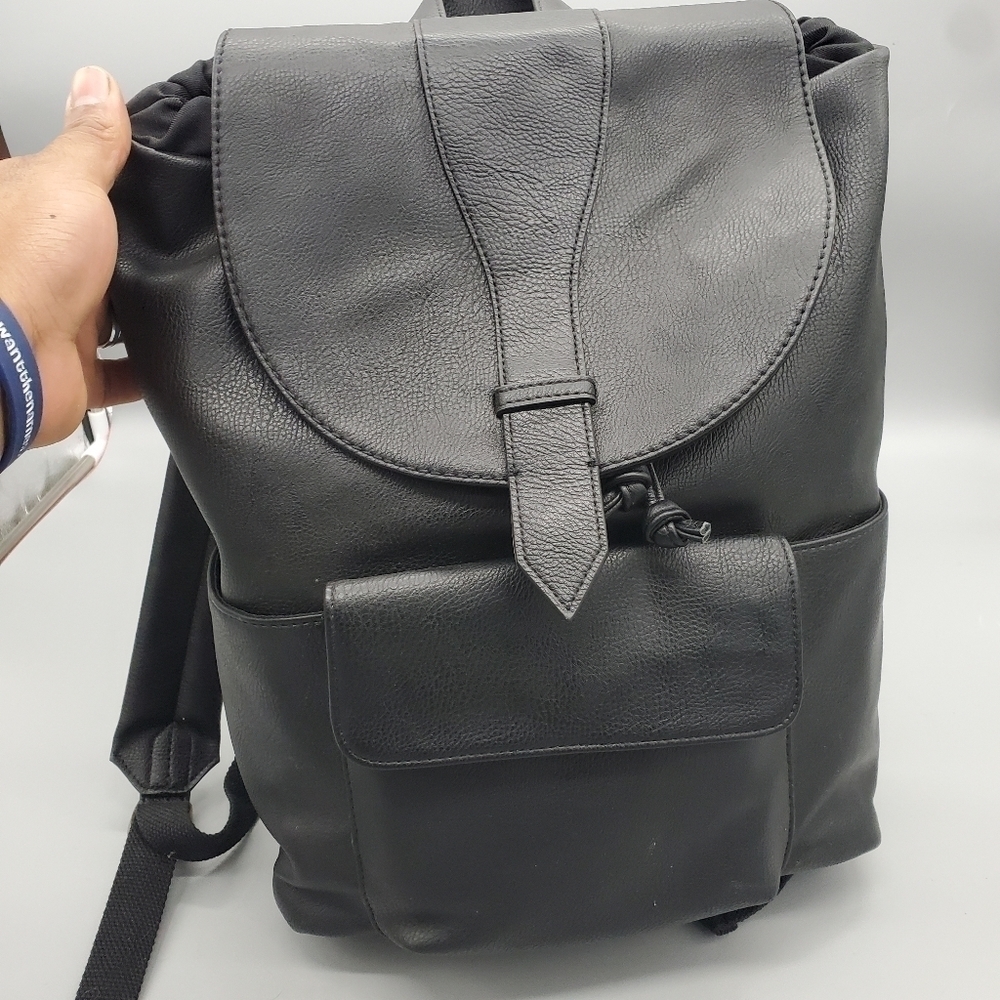 Universal Thread Black Faux Leather Backpack W/flap Snap & Cinch NWT